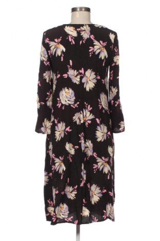 Рокля Vero Moda, Размер M, Цвят Многоцветен, Цена 8,18 €