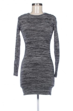 Šaty  Yfl Reserved, Velikost S, Barva Vícebarevné, Cena  132,00 Kč