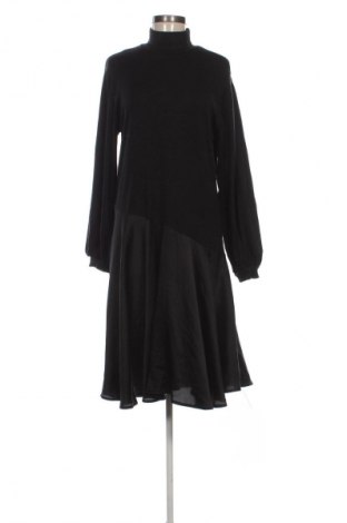 Šaty  Zara, Velikost L, Barva Černá, Cena  519,00 Kč