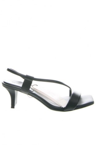 Сандали Calvin Klein, Размер 39, Цвят Черен, Цена 138,04 €, #135162365