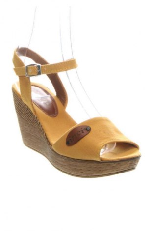 Σανδάλια Unbranded, Μέγεθος 37, Χρώμα Κίτρινο, Τιμή 24,99 €