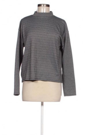 Dámská halenka Pull&Bear, Velikost M, Barva Vícebarevné, Cena  159,00 Kč