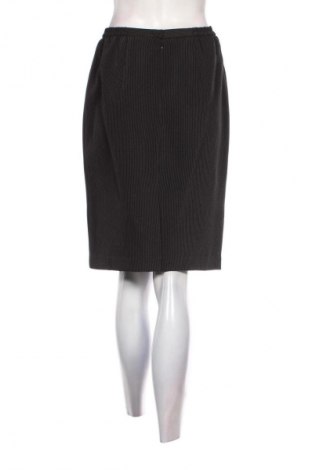 Пола Unbranded, Размер S, Цвят Черен, Цена 2,04 €