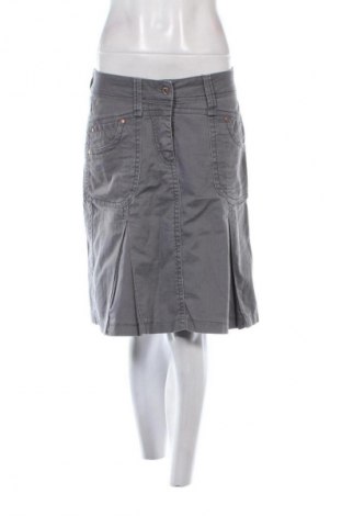 Пола Cecil, Размер M, Цвят Сив, Цена 2,55 €