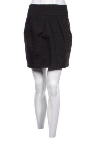 Пола Clockhouse, Размер M, Цвят Черен, Цена 2,04 €