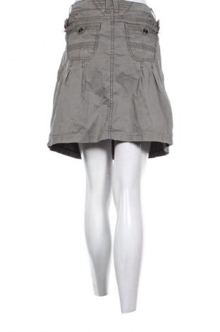 Пола Esprit, Размер M, Цвят Сив, Цена 3,06 €