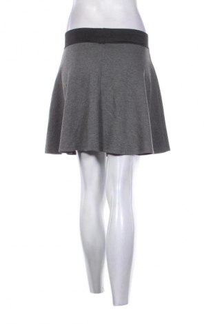 Пола Fb Sister, Размер S, Цвят Сив, Цена 2,04 €