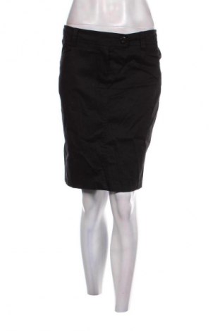 Пола Poema, Размер M, Цвят Черен, Цена 2,04 €