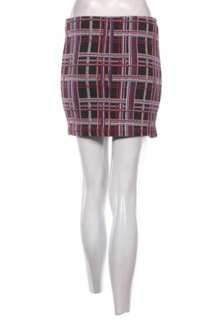 Пола Reserved, Размер M, Цвят Многоцветен, Цена 2,04 €