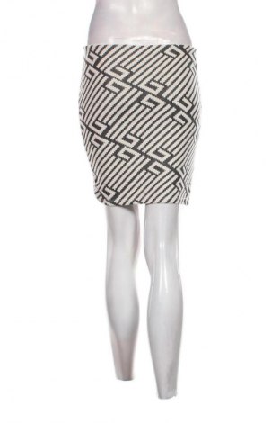 Пола Stradivarius, Размер M, Цвят Многоцветен, Цена 2,04 €