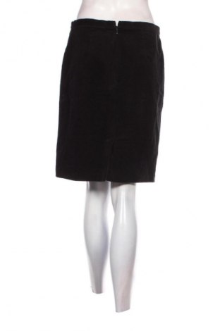 Пола United Colors Of Benetton, Размер M, Цвят Черен, Цена 2,04 €