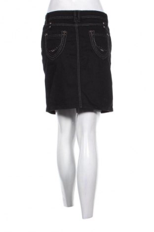 Пола Xanaka, Размер M, Цвят Черен, Цена 2,04 €