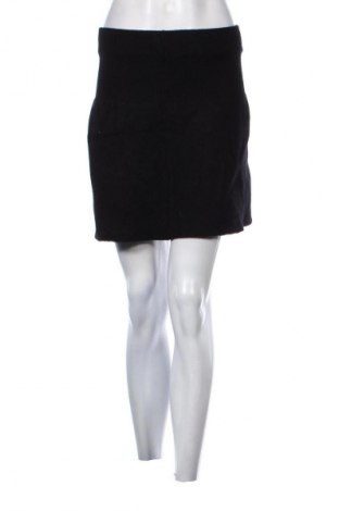 Пола Zara, Размер S, Цвят Черен, Цена 2,04 €