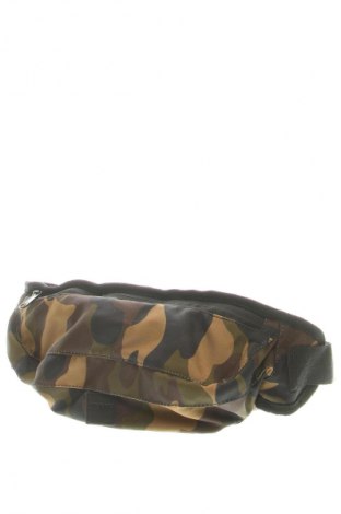 Ledvinka  Urban Classics, Barva Vícebarevné, Cena  249,00 Kč