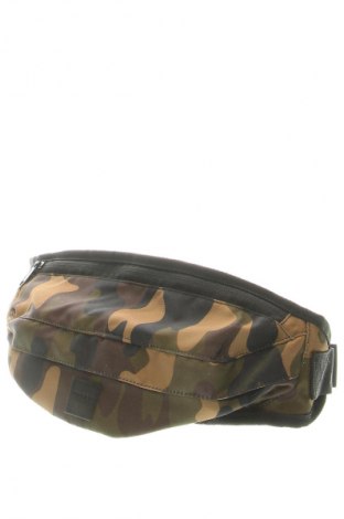 Ledvinka  Urban Classics, Barva Vícebarevné, Cena  229,00 Kč