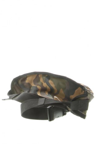 Ledvinka  Urban Classics, Barva Vícebarevné, Cena  229,00 Kč