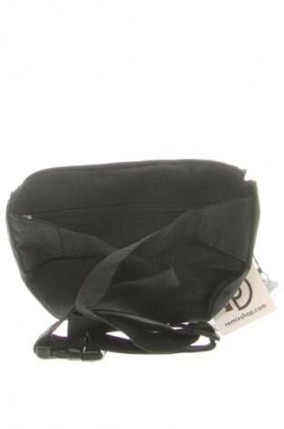 Ledvinka  Urban Classics, Barva Černá, Cena  209,00 Kč