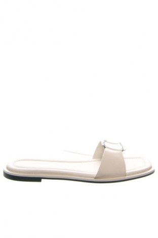 Чехли Calvin Klein, Размер 37, Цвят Бежов, Цена 56,24 €, #135176869