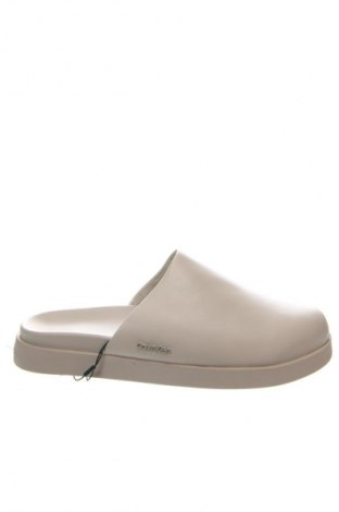 Pantolette Calvin Klein, Größe 46, Farbe Beige, Preis 157,99 €