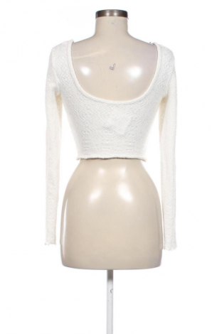 Γυναικεία μπλούζα Bershka, Μέγεθος S, Χρώμα Εκρού, Τιμή 4,99 €