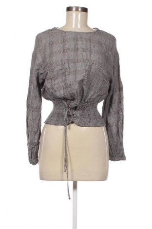 Дамска блуза Bershka, Размер M, Цвят Многоцветен, Цена 2,04 €