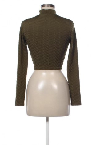 Дамска блуза Bershka, Размер S, Цвят Зелен, Цена 5,62 €