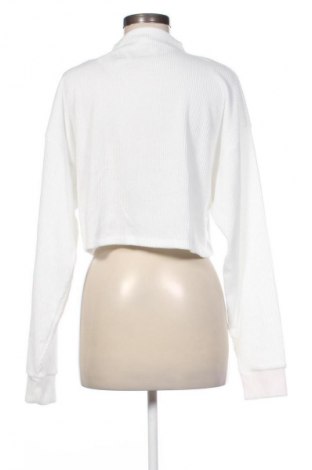 Дамска блуза Bershka, Размер M, Цвят Бял, Цена 3,57 €