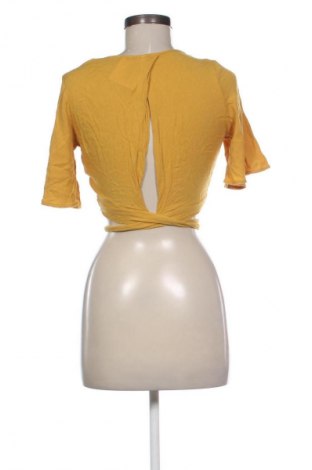 Дамска блуза Pull&Bear, Размер S, Цвят Жълт, Цена 4,89 €