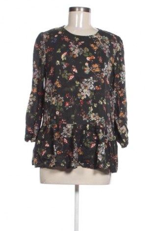 Дамска блуза Reserved, Размер M, Цвят Многоцветен, Цена 5,11 €