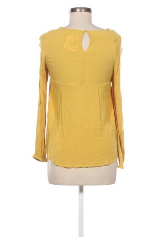 Дамска блуза Stradivarius, Размер S, Цвят Жълт, Цена 2,04 €