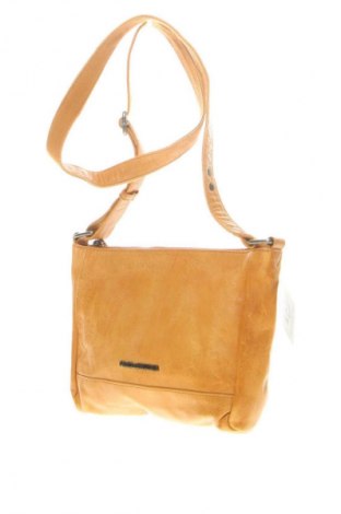 Dámská kabelka  FREDsBRUDER, Barva Žlutá, Cena  1 825,00 Kč