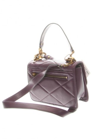 Dámská kabelka  Guess, Barva Fialová, Cena  2 379,00 Kč