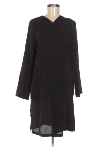 Дамска жилетка Gina Tricot, Размер M, Цвят Черен, Цена 8,18 €