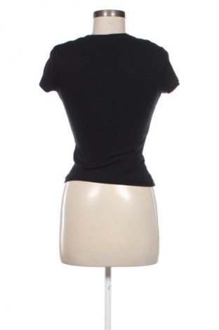 Дамска тениска Bershka, Размер M, Цвят Черен, Цена 16,49 €