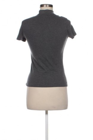 Дамска тениска Cropp, Размер S, Цвят Сив, Цена 7,15 €