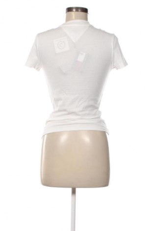 Damen T-Shirt Tommy Jeans, Größe S, Farbe Weiß, Preis € 45,99