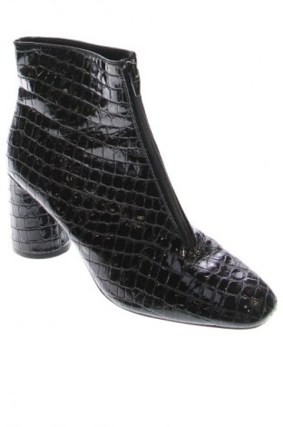 Дамски боти Bershka, Размер 41, Цвят Черен, Цена 13,29 €