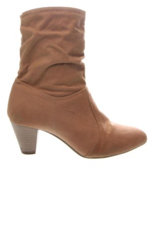 Дамски боти LC Waikiki, Размер 37, Цвят Бежов, Цена 14,31 €