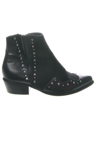 Дамски боти Reserved, Размер 36, Цвят Черен, Цена 20,45 €