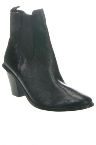 Дамски боти River Island, Размер 41, Цвят Черен, Цена 57,77 €