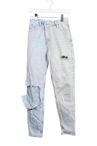 Дамски дънки Bershka, Размер XXS, Цвят Многоцветен, Цена 15,33 €