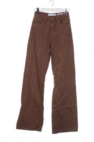 Γυναικείο Τζίν Bershka, Μέγεθος XXS, Χρώμα Καφέ, Τιμή 12,99 €