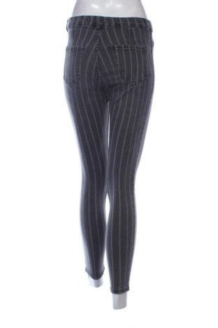 Дамски дънки Bershka, Размер S, Цвят Многоцветен, Цена 15,00 €