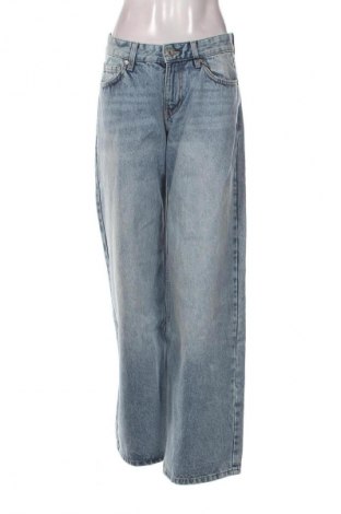 Γυναικείο Τζίν Bershka, Μέγεθος L, Χρώμα Μπλέ, Τιμή 23,99 €