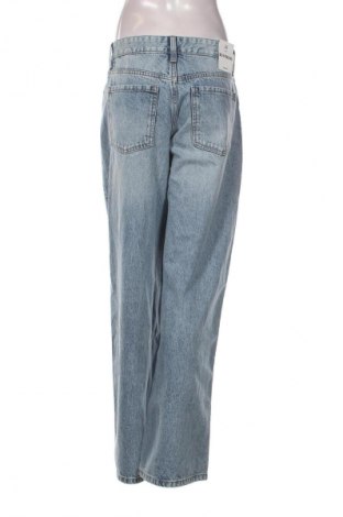 Γυναικείο Τζίν Bershka, Μέγεθος L, Χρώμα Μπλέ, Τιμή 23,99 €