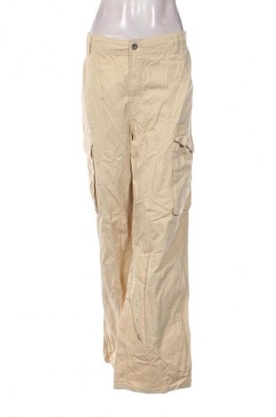 Дамски дънки Bershka, Размер XL, Цвят Екрю, Цена 6,64 €