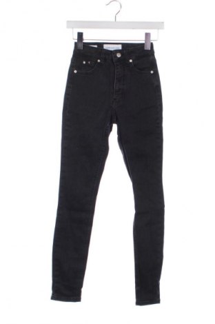Dámské džíny  Calvin Klein Jeans, Velikost XXS, Barva Šedá, Cena  839,00 Kč
