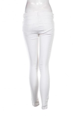 Γυναικείο Τζίν Fb Sister, Μέγεθος S, Χρώμα Λευκό, Τιμή 15,99 €