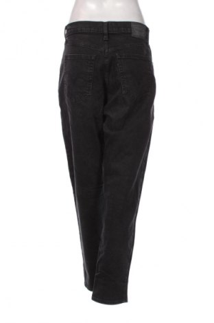 Дамски дънки Levi's, Размер M, Цвят Черен, Цена 43,97 €