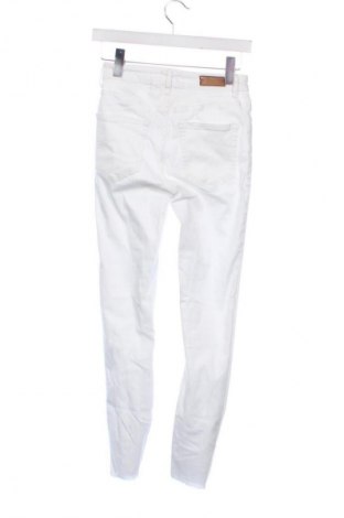 Дамски дънки ONLY, Размер XS, Цвят Бял, Цена 7,15 €